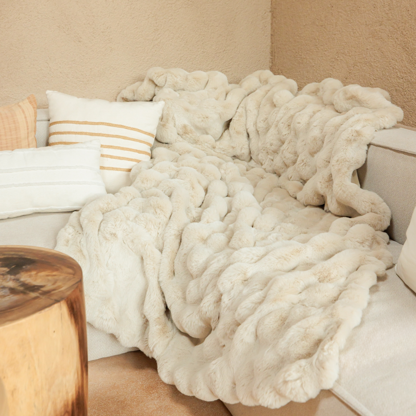 Plushie LUXE Faux Fur Throw Blanket