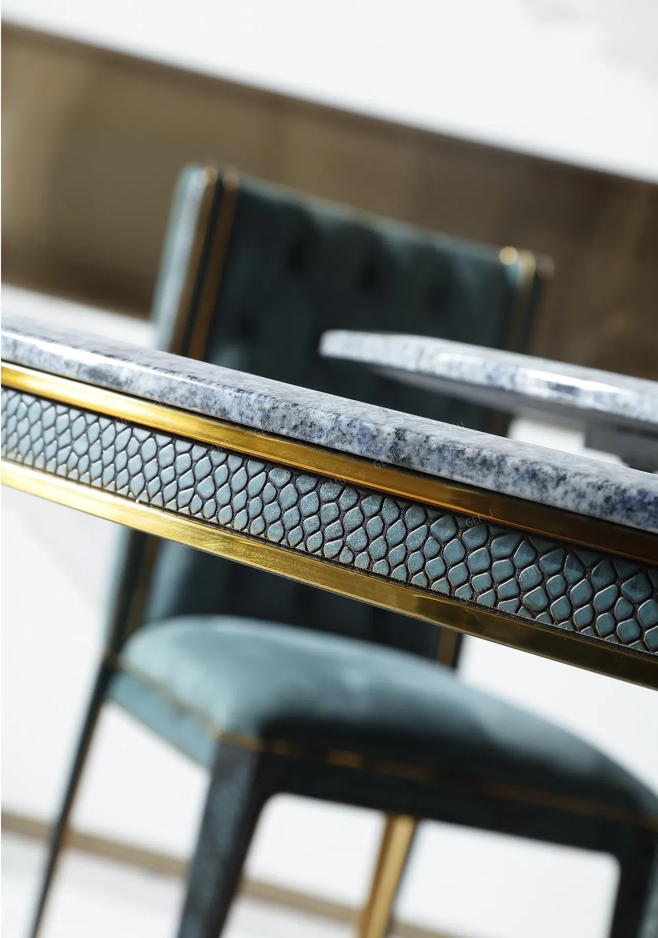 Le Surreal Croc Pedestal Dining Table - Urban Ashram